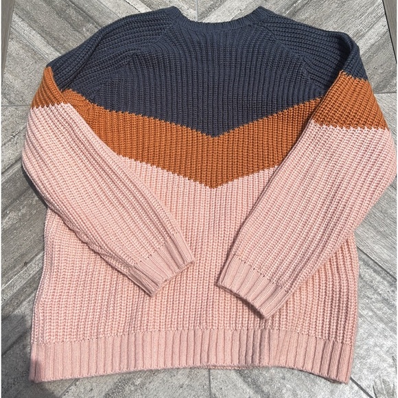 Kids L Sweater - Picture 2 of 3